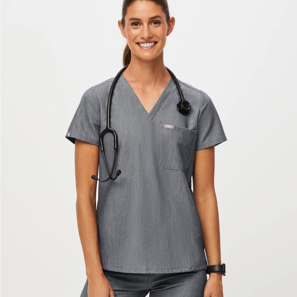 FIGS Catarina scrub top GRAPHITE